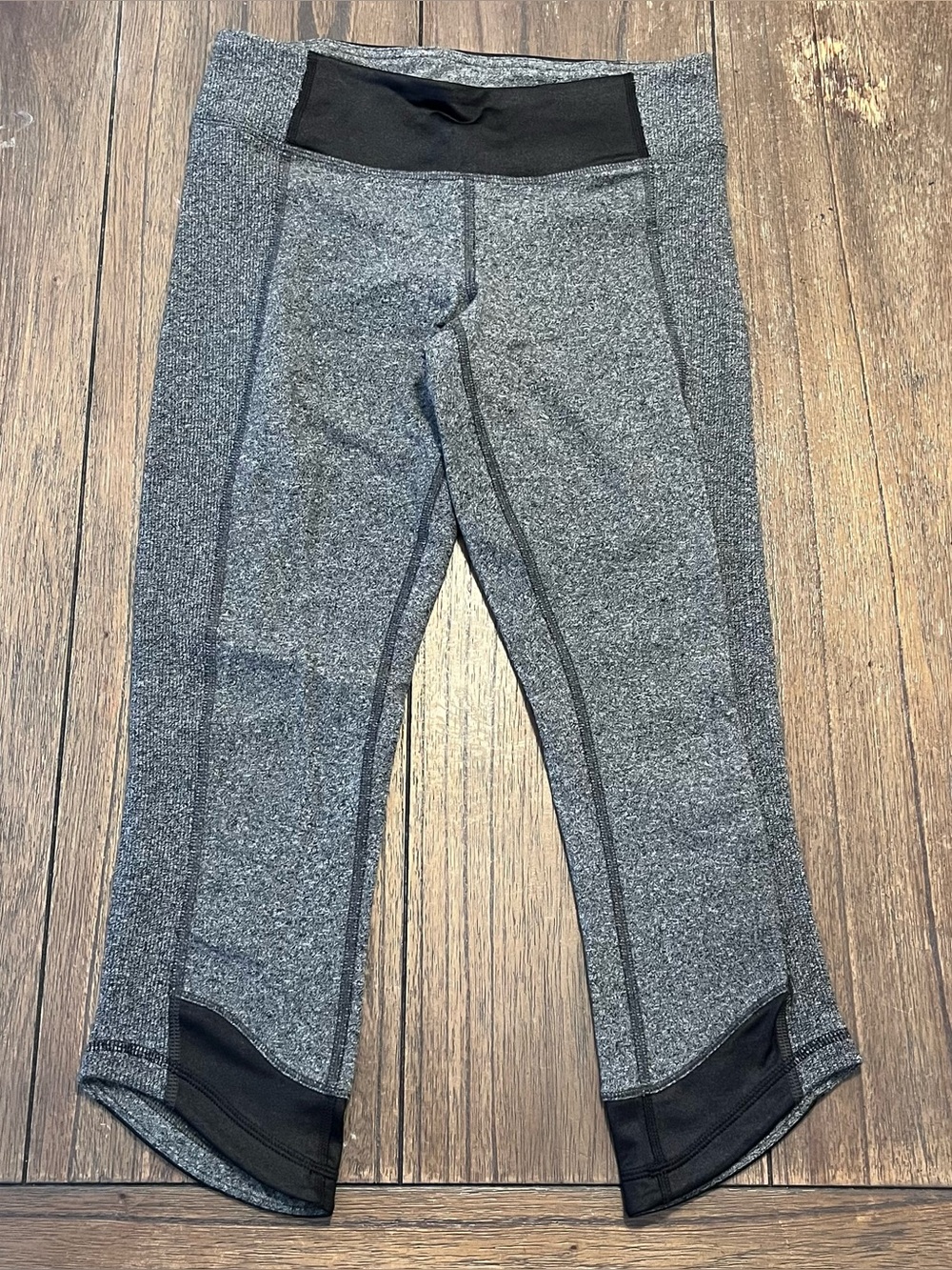 Lululemon Motivate Crop Leggings Womens size 4